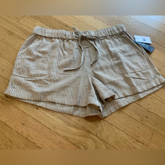 NWT VOLCOM khaki/white striped Sunday Strut Cuffed Shorts Size S - Picture 10 of 11